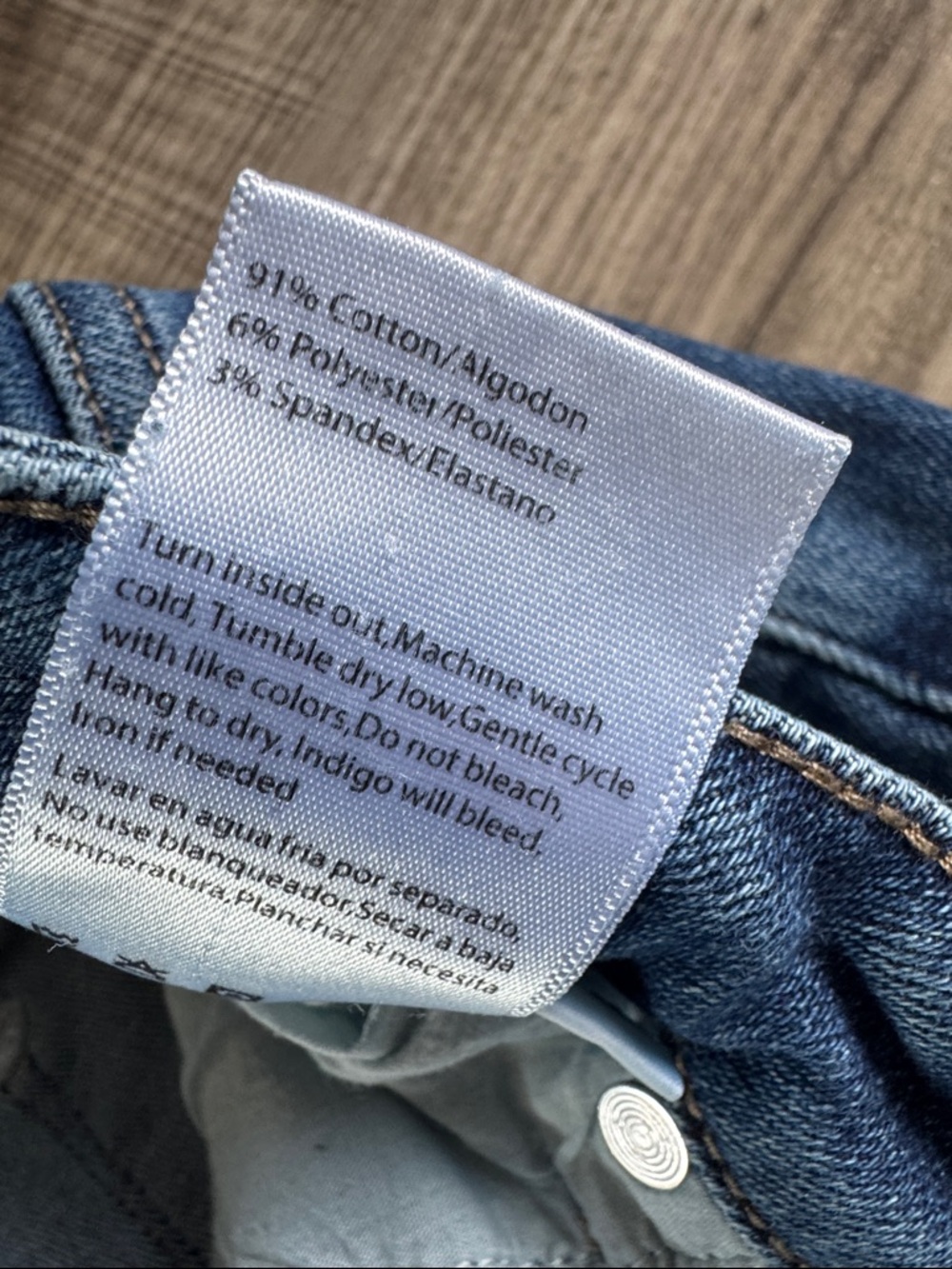 Classic Blue Wide-Leg Women's Jeans - Relaxed Flare - Picture 3 of 5